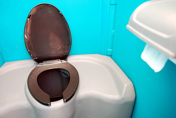 Porta potty delivery and setup in Del Mar, CA